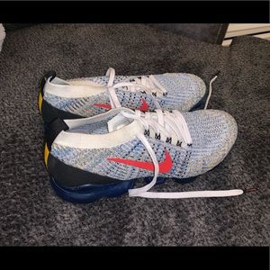 NIKE Vapormax Tennis Shoes Size 10.5